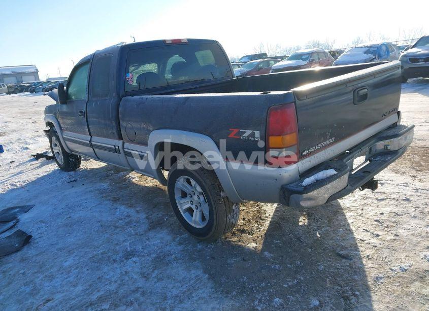 Photo 3 of 2000 Chevrolet Silverado 1500 LS (VIN 2GCEK19T2Y1333156)
