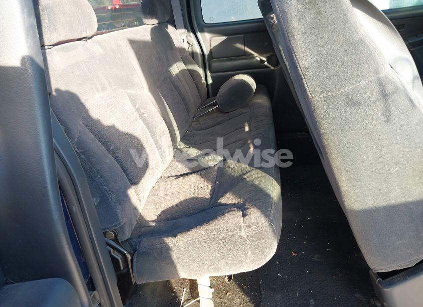 Photo 8 of 2000 Chevrolet Silverado 1500 LS (VIN 2GCEK19T2Y1333156)