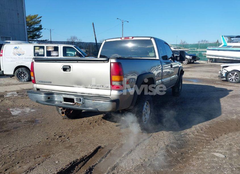 Photo 4 of 2000 Chevrolet Silverado 1500 LS (VIN 2GCEK19T2Y1405036)