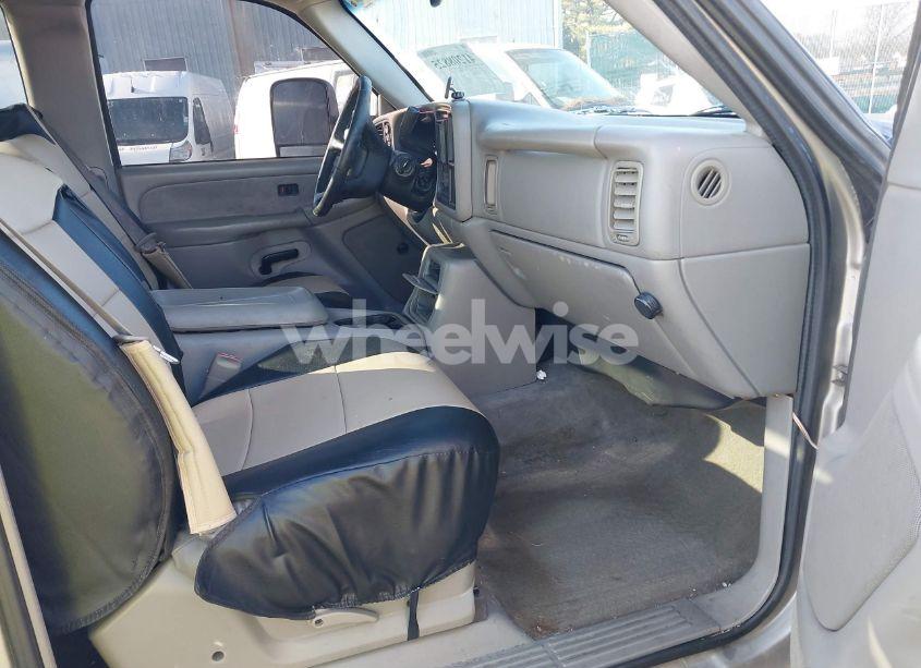 Photo 5 of 2000 Chevrolet Silverado 1500 LS (VIN 2GCEK19T2Y1405036)