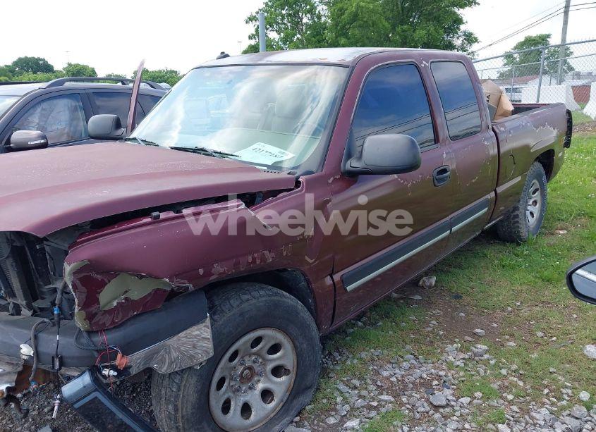 Photo 2 of 2003 Chevrolet Silverado 1500 LS (VIN 2GCEK19T331322823)