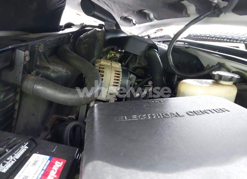 Photo 10 of 1999 Chevrolet Silverado 1500 LS (VIN 2GCEK19T3X1212280)