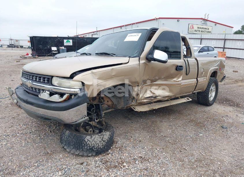 Photo 2 of 2000 Chevrolet Silverado 1500 LS (VIN 2GCEK19T3Y1308251)