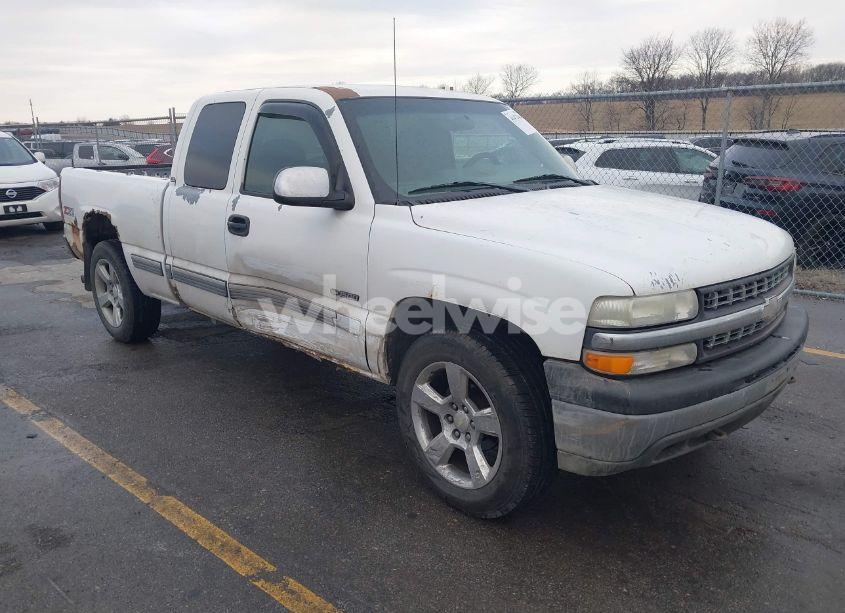 2002 Chevrolet Silverado 1500 LS (VIN 2GCEK19T421244258) main photo