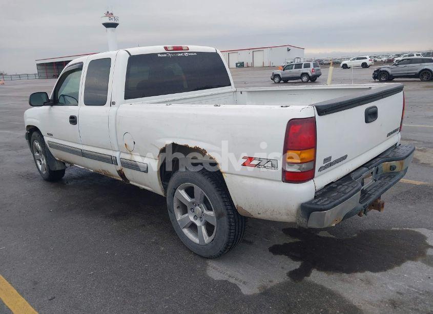 Photo 3 of 2002 Chevrolet Silverado 1500 LS (VIN 2GCEK19T421244258)