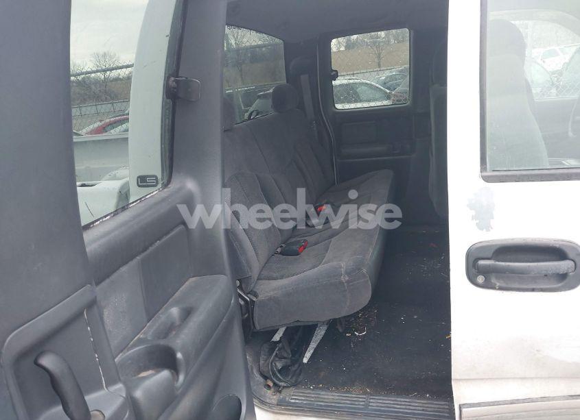 Photo 8 of 2002 Chevrolet Silverado 1500 LS (VIN 2GCEK19T421244258)