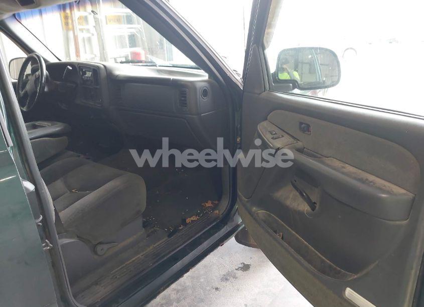 Photo 4 of 2003 Chevrolet Silverado 1500 LS (VIN 2GCEK19T431255603)