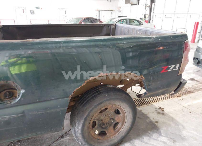 Photo 5 of 2003 Chevrolet Silverado 1500 LS (VIN 2GCEK19T431255603)