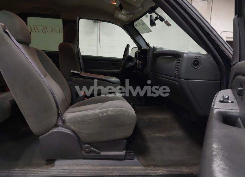 Photo 5 of 2004 Chevrolet Silverado K1500 (VIN 2GCEK19T441294838)