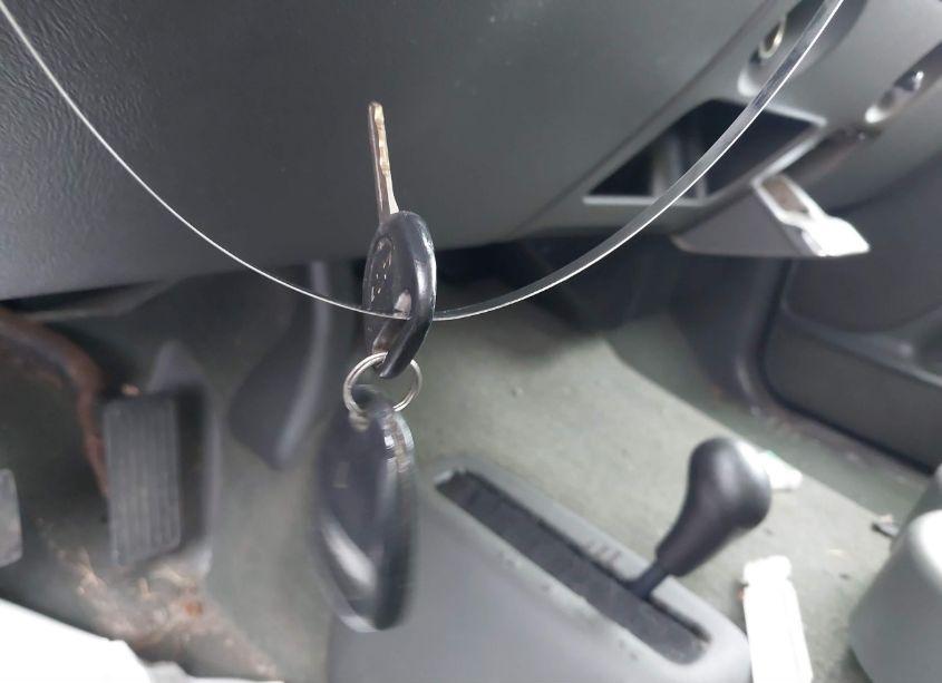 Photo 11 of 2004 Chevrolet Silverado 1500 LS (VIN 2GCEK19T441340782)