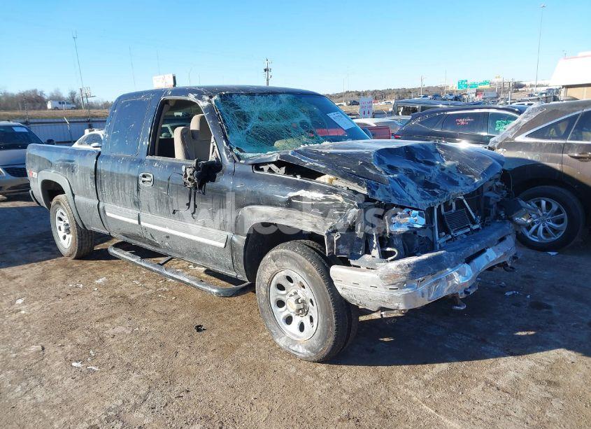 2004 Chevrolet Silverado 1500 Z71 (VIN 2GCEK19T441372602) main photo