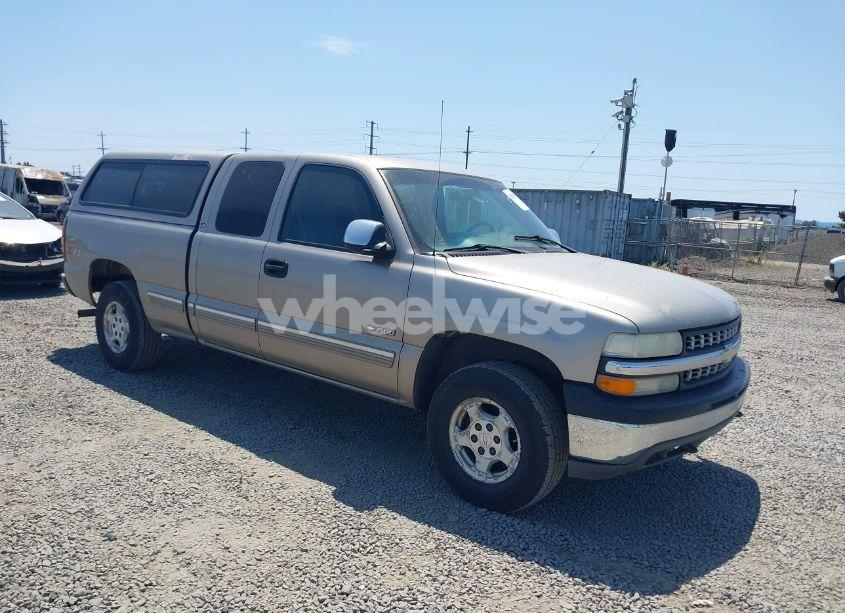 2000 Chevrolet Silverado 1500 LS (VIN 2GCEK19T4Y1311496) main photo