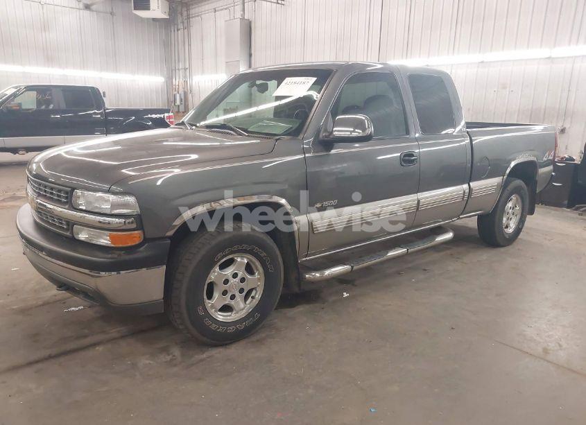 Photo 2 of 2001 Chevrolet Silverado 1500 LS (VIN 2GCEK19T511303106)