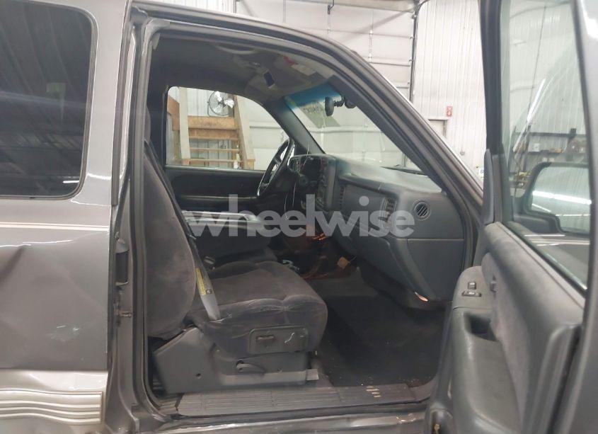 Photo 5 of 2001 Chevrolet Silverado 1500 LS (VIN 2GCEK19T511303106)