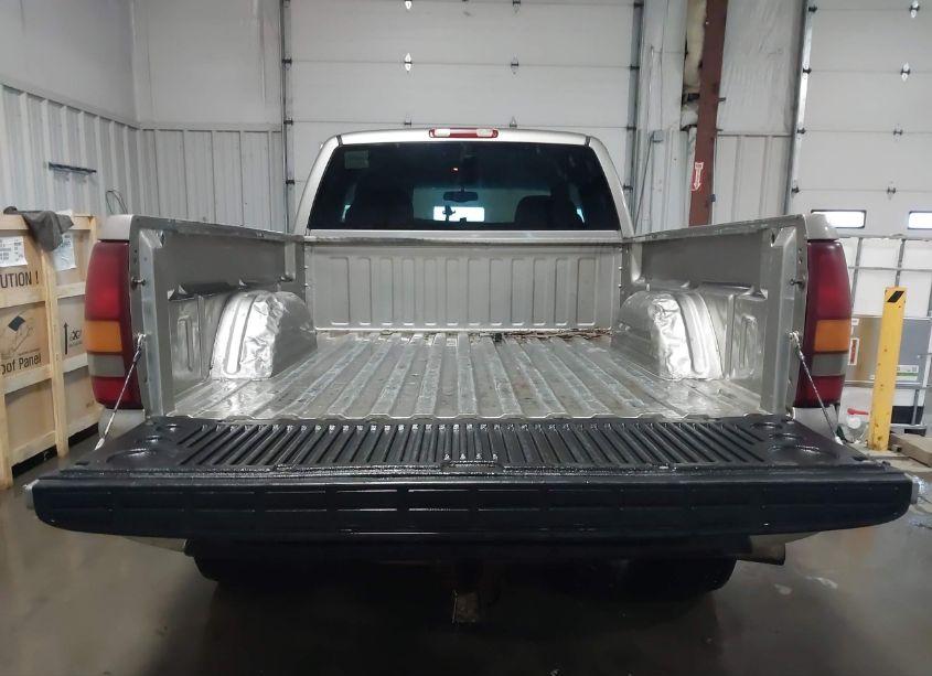 Photo 12 of 2002 Chevrolet Silverado 1500 LS (VIN 2GCEK19T521119964)