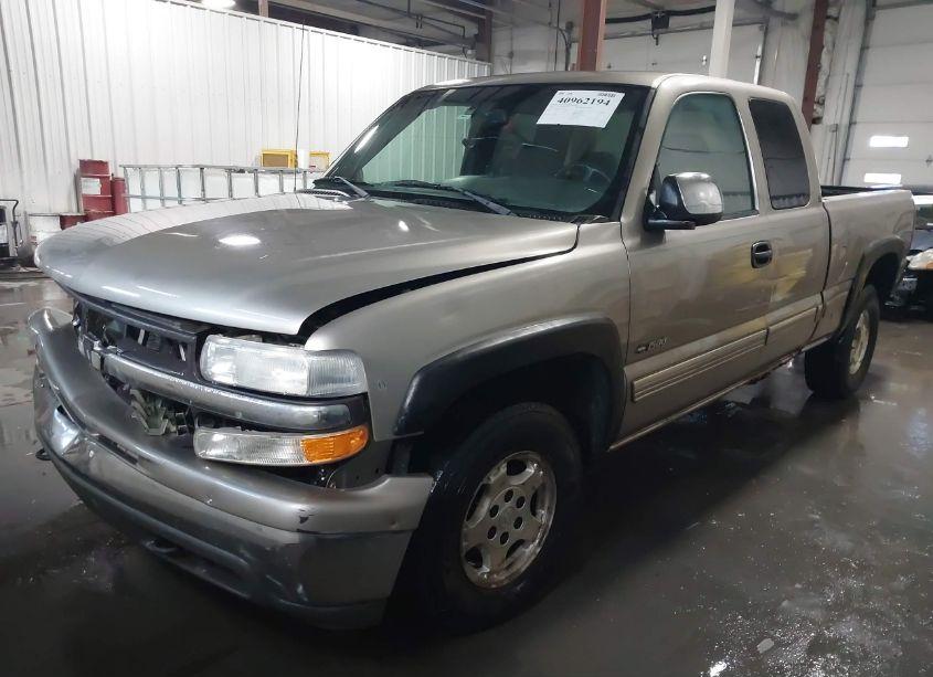 Photo 2 of 2002 Chevrolet Silverado 1500 LS (VIN 2GCEK19T521119964)