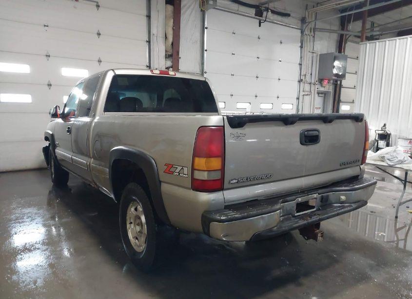 Photo 3 of 2002 Chevrolet Silverado 1500 LS (VIN 2GCEK19T521119964)