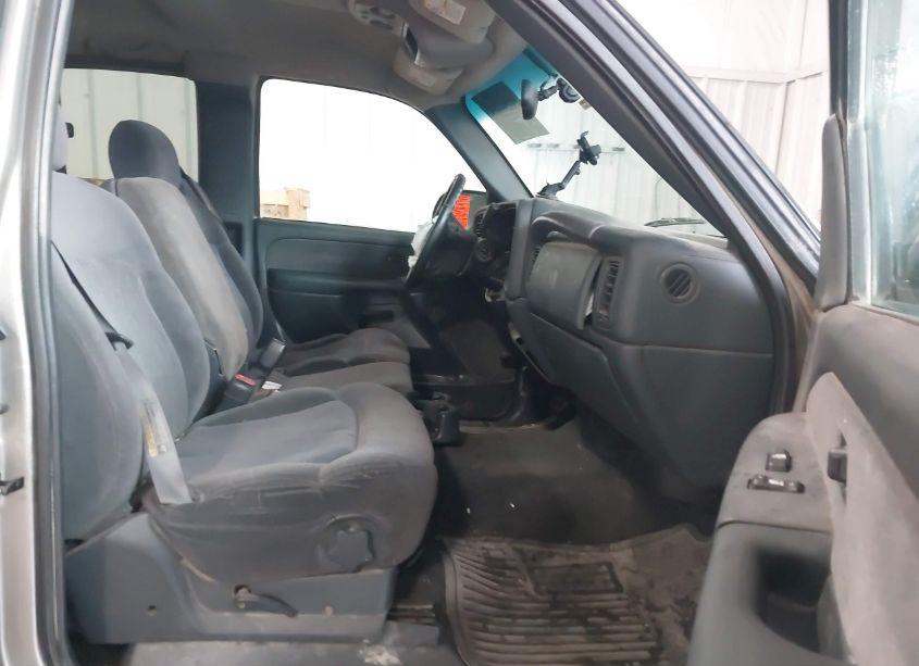 Photo 5 of 2002 Chevrolet Silverado 1500 LS (VIN 2GCEK19T521119964)