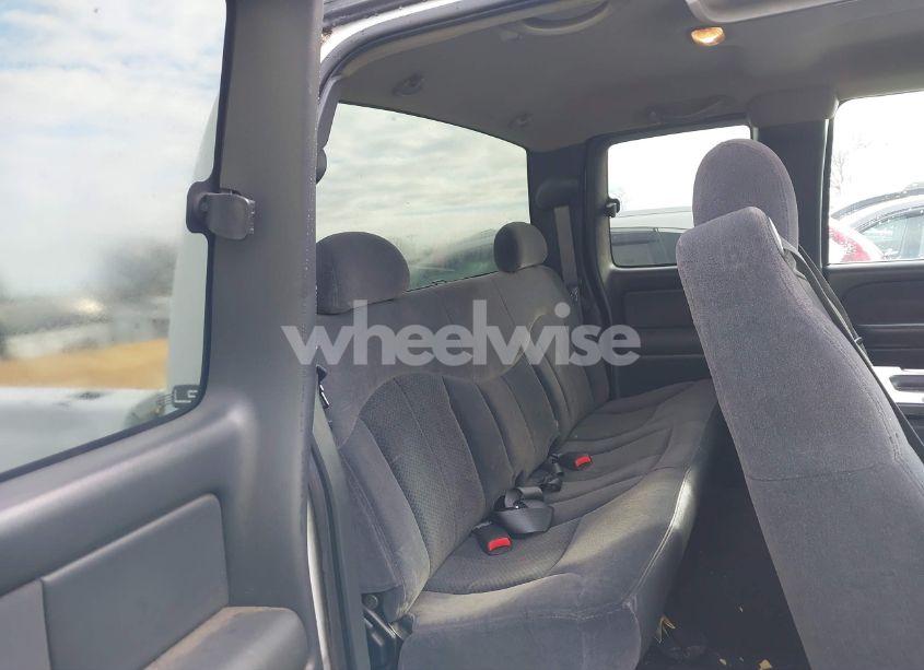 Photo 8 of 2002 Chevrolet Silverado 1500 LS (VIN 2GCEK19T521158411)