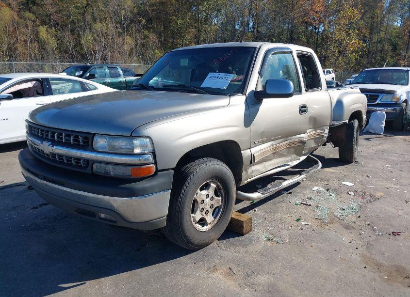 Photo 2 of 2002 Chevrolet Silverado 1500 LT (VIN 2GCEK19T521244303)