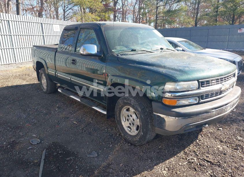 2002 Chevrolet Silverado 1500 LS (VIN 2GCEK19T521268763) main photo