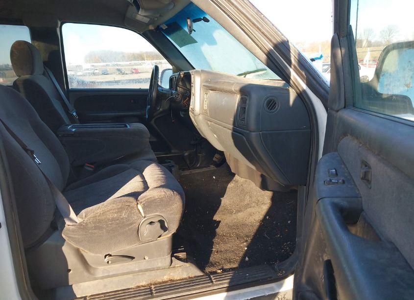 Photo 5 of 2001 Chevrolet Silverado 1500 LS (VIN 2GCEK19T611251601)