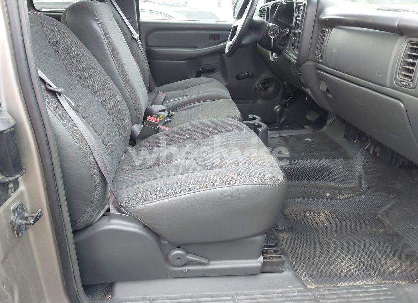 Photo 5 of 2003 Chevrolet Silverado 1500 (VIN 2GCEK19T631253111)