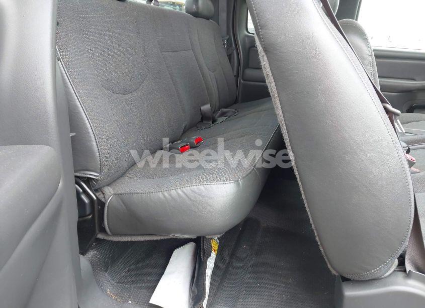 Photo 8 of 2003 Chevrolet Silverado 1500 (VIN 2GCEK19T631253111)