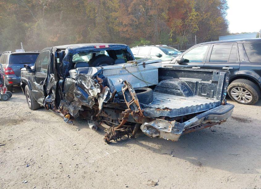 Photo 3 of 2003 Chevrolet Silverado 1500 (VIN 2GCEK19T631256414)