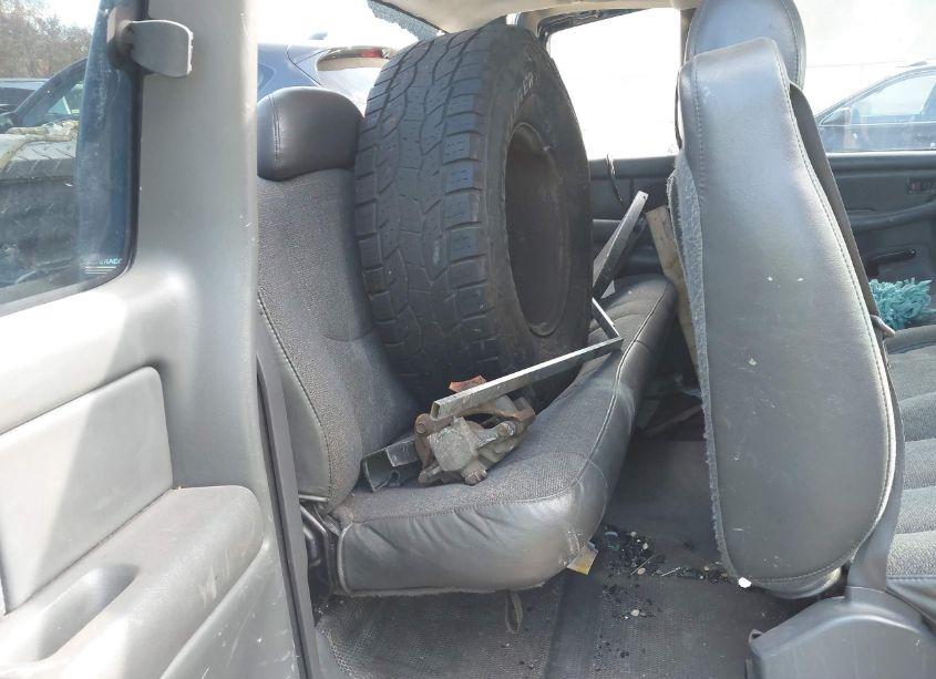 Photo 8 of 2003 Chevrolet Silverado 1500 (VIN 2GCEK19T631256414)