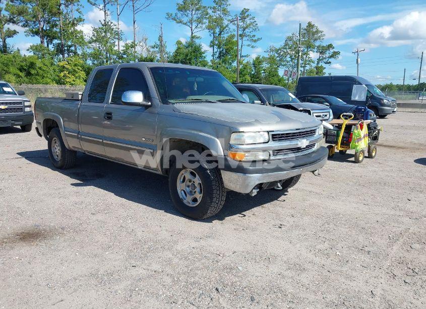 2002 Chevrolet Silverado 1500 LS (VIN 2GCEK19T721426682) main photo