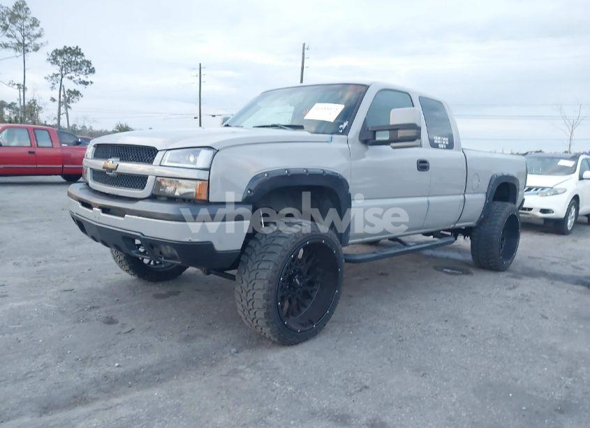 Photo 2 of 2003 Chevrolet Silverado 1500 LS (VIN 2GCEK19T731209523)