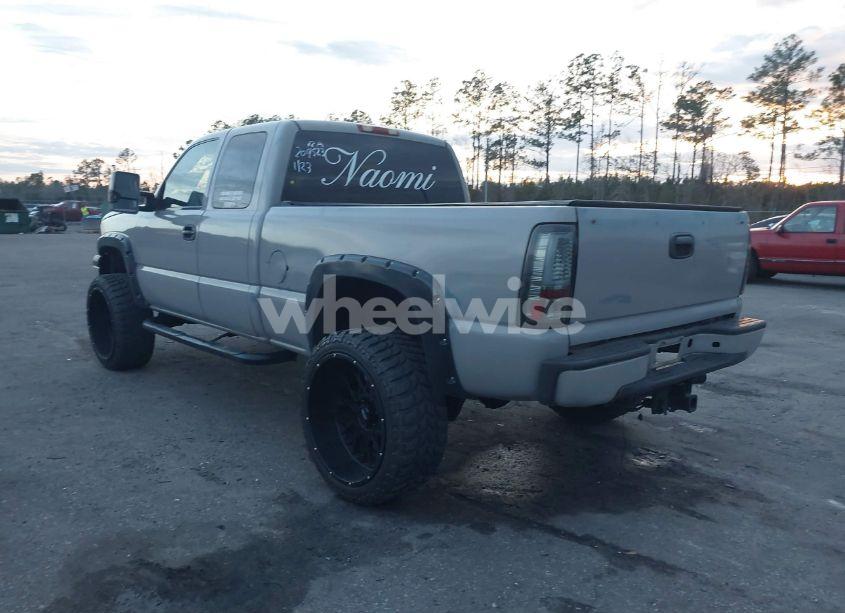 Photo 3 of 2003 Chevrolet Silverado 1500 LS (VIN 2GCEK19T731209523)