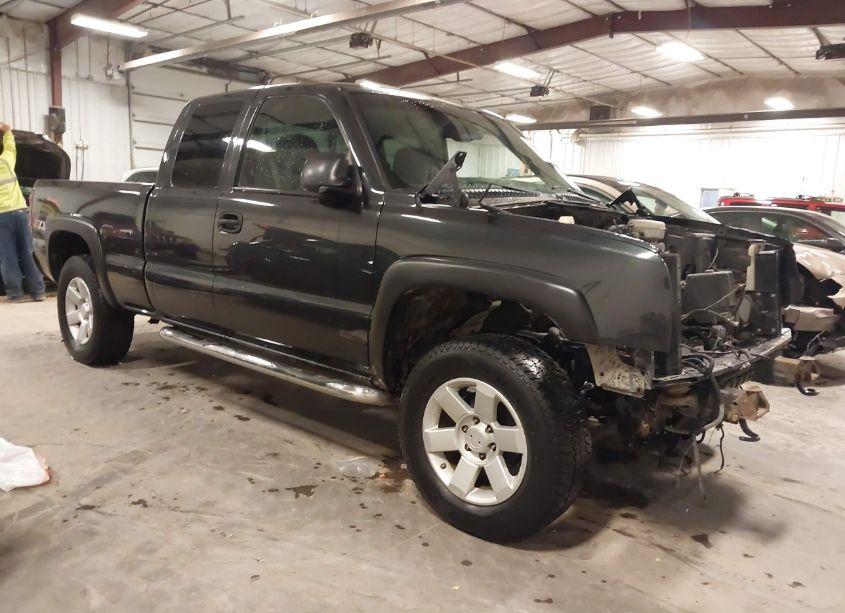 2003 Chevrolet Silverado 1500 LS (VIN 2GCEK19T731246930) main photo