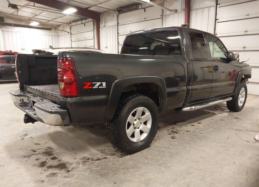 Photo 4 of 2003 Chevrolet Silverado 1500 LS (VIN 2GCEK19T731246930)
