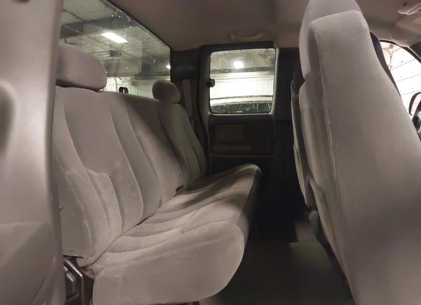 Photo 8 of 2003 Chevrolet Silverado 1500 LS (VIN 2GCEK19T731246930)