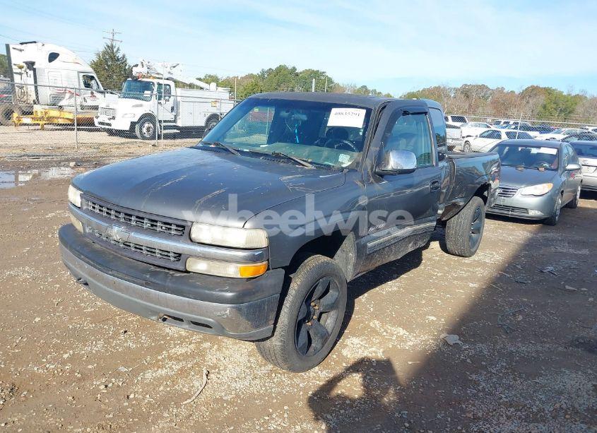 Photo 2 of 2000 Chevrolet Silverado 1500 LS (VIN 2GCEK19T7Y1311654)