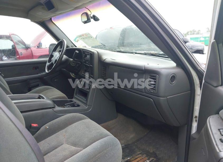 Photo 5 of 2003 Chevrolet Silverado 1500 LS (VIN 2GCEK19T831113643)