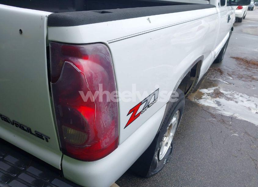 Photo 6 of 2003 Chevrolet Silverado 1500 LS (VIN 2GCEK19T831113643)