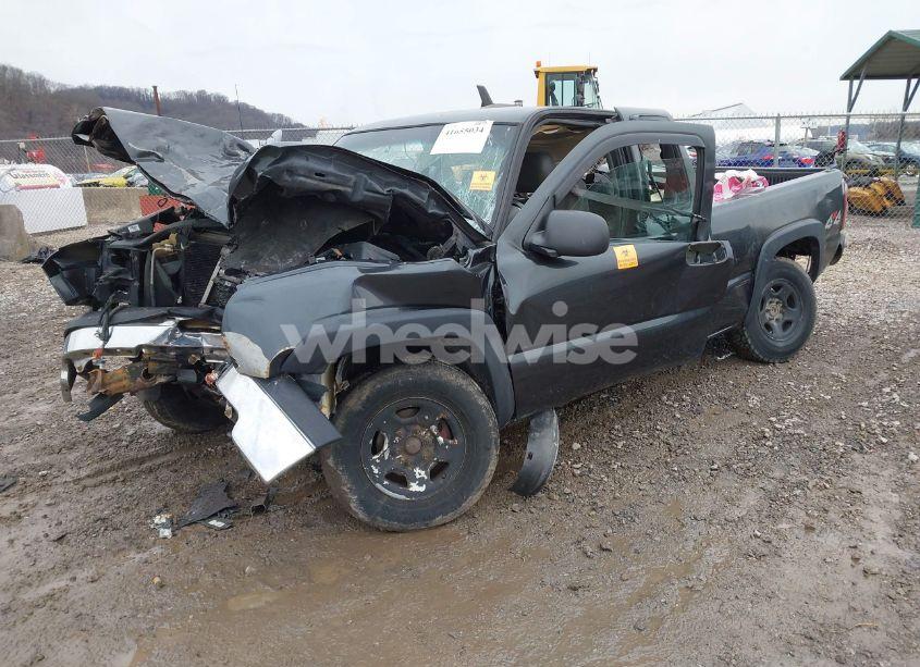 Photo 2 of 2004 Chevrolet Silverado 1500 WORK TRUCK (VIN 2GCEK19T841356533)