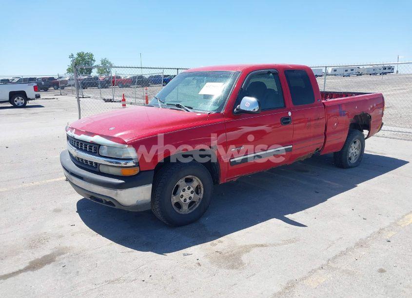 Photo 2 of 2000 Chevrolet Silverado 1500 LS (VIN 2GCEK19T8Y1185742)