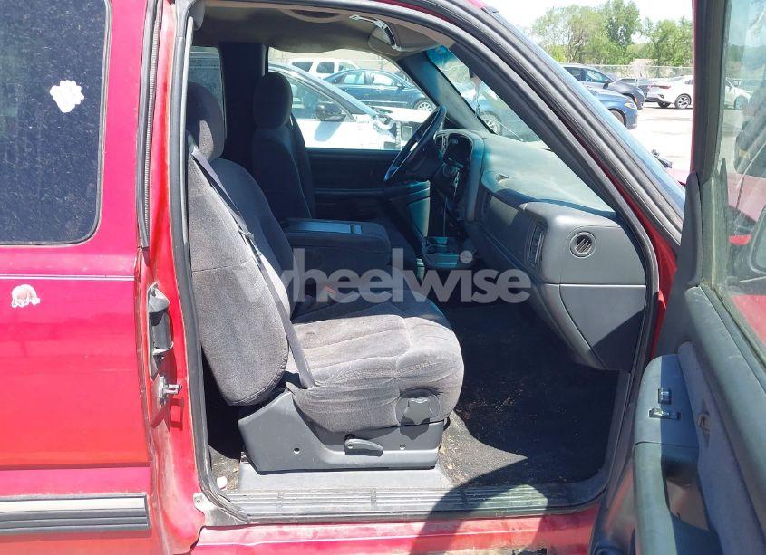 Photo 5 of 2000 Chevrolet Silverado 1500 LS (VIN 2GCEK19T8Y1185742)