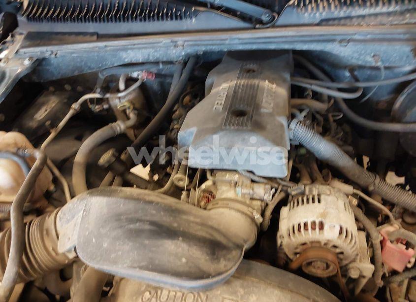 Photo 10 of 2000 Chevrolet Silverado 1500 LS (VIN 2GCEK19T8Y1335476)