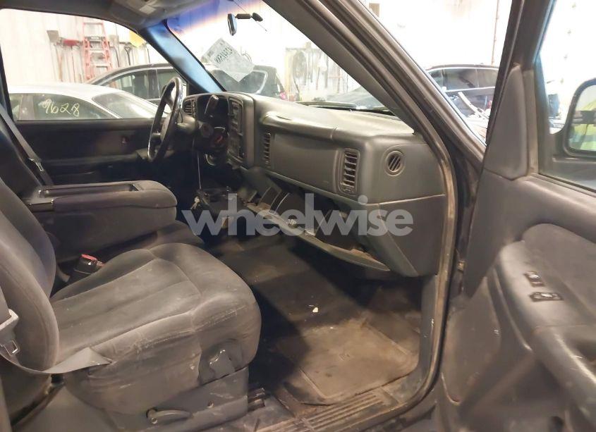 Photo 5 of 2000 Chevrolet Silverado 1500 LS (VIN 2GCEK19T8Y1335476)