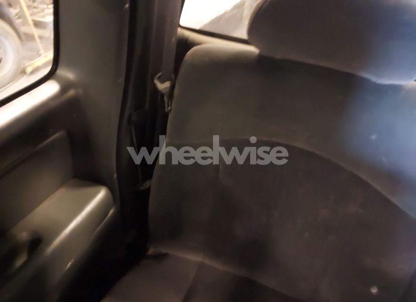 Photo 8 of 2000 Chevrolet Silverado 1500 LS (VIN 2GCEK19T8Y1335476)