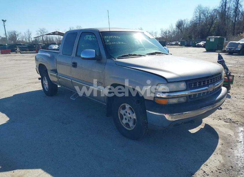 2001 Chevrolet Silverado 1500 LS (VIN 2GCEK19T911405962) main photo