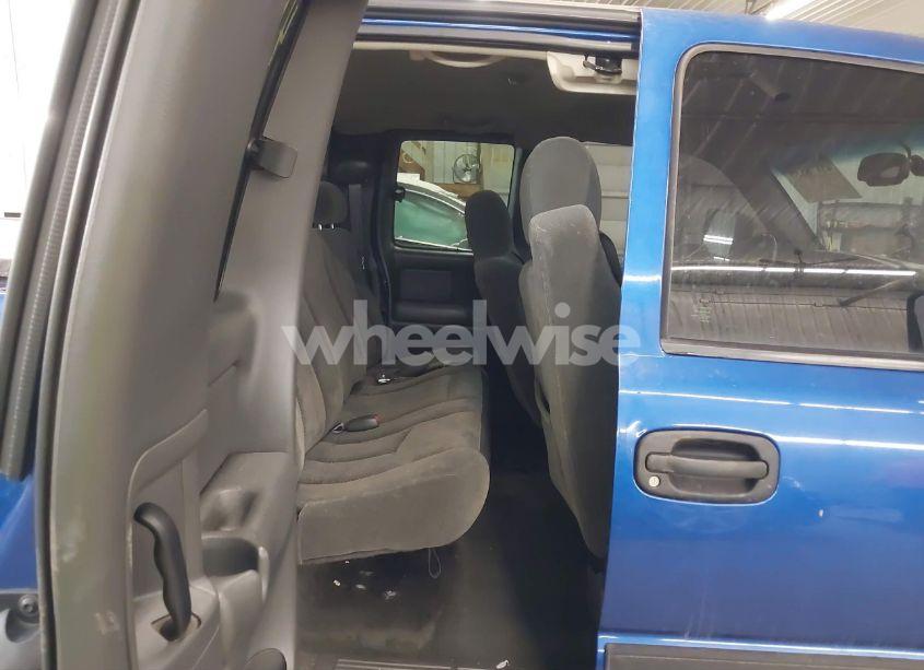 Photo 8 of 2003 Chevrolet Silverado 1500 LS (VIN 2GCEK19T931236982)