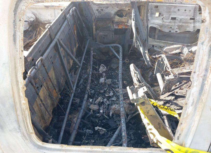 Photo 8 of 2004 Chevrolet Silverado 1500 LS (VIN 2GCEK19T941164506)