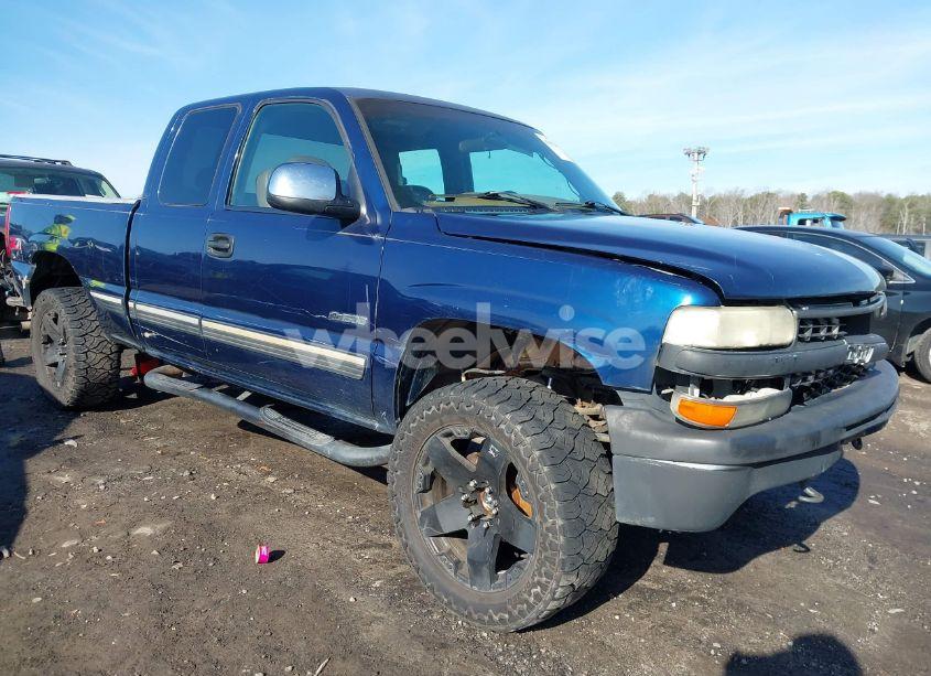 1999 Chevrolet Silverado 1500 LS (VIN 2GCEK19T9X1169077) main photo