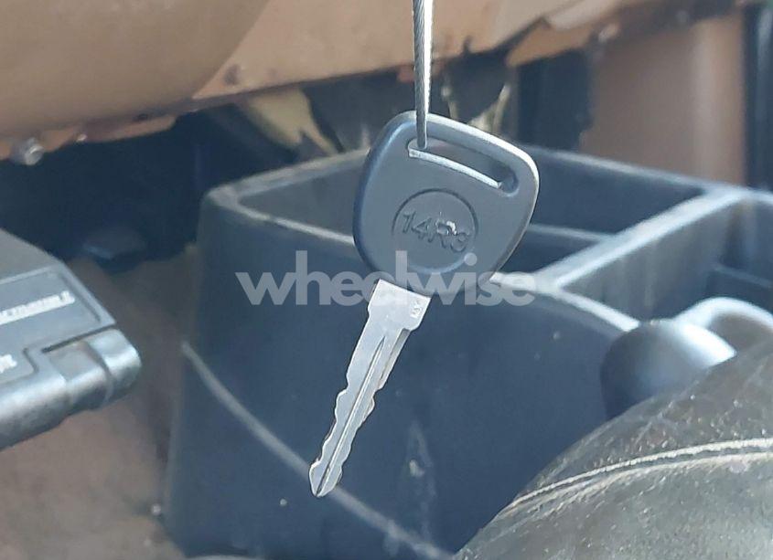 Photo 11 of 1999 Chevrolet Silverado 1500 LS (VIN 2GCEK19T9X1169077)